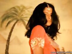 Sensual Bollywood Dancing Babe